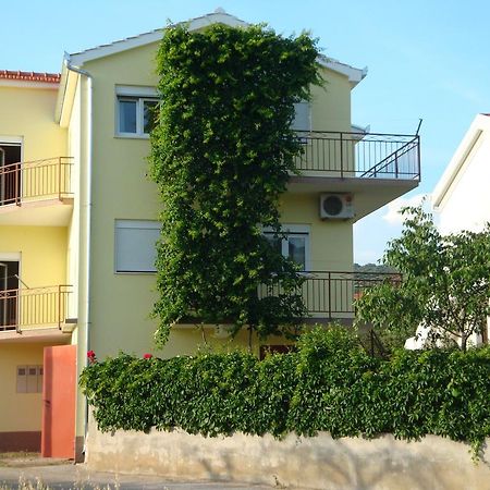 Apartments Borozan Винишче Экстерьер фото